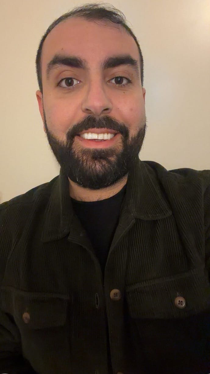 A profile picture of the course holder.
